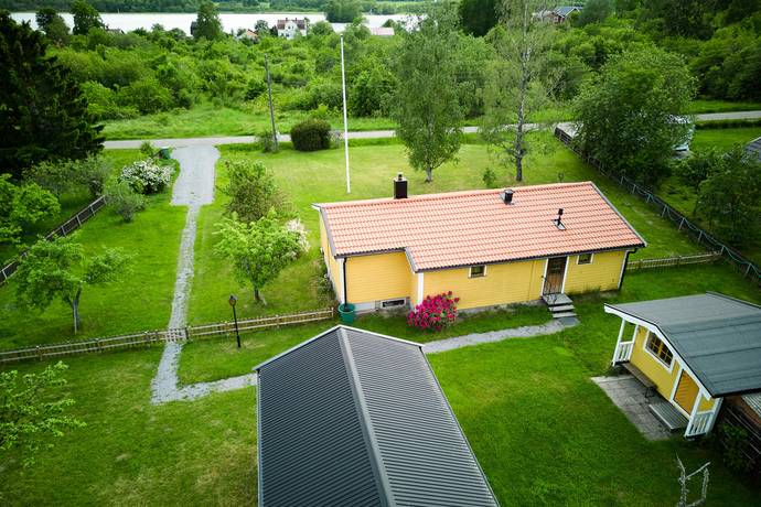 fritidshus på Sandängsvägen 12 Sanda, Strängnäs kommun - bild 1