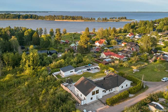9 rum villa på Evavägen 20 Hjälmarbaden, Örebro kommun - bild 2