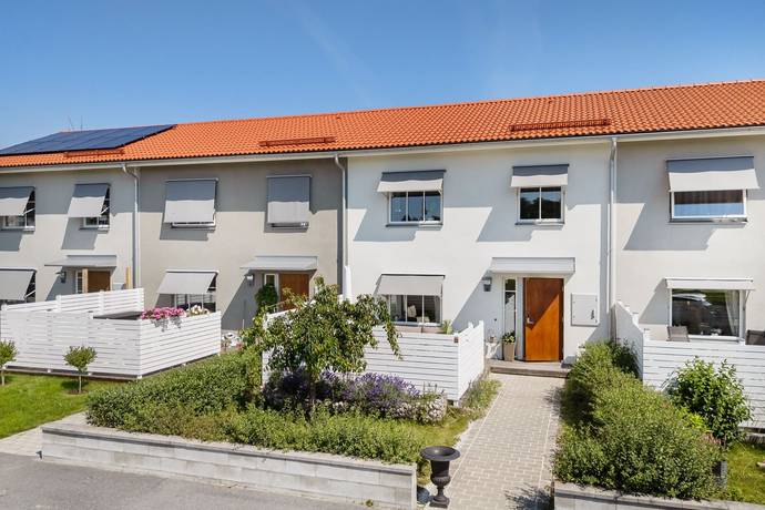 4 rum radhus på Radhusslingan 6 Strängnäs, Strängnäs kommun - bild 1