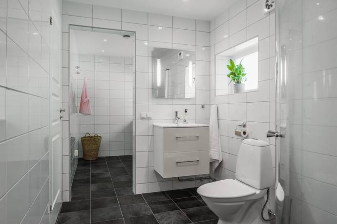 7 rum Villa på Kvinnerstatorp 316 Örebro kommun - bild 38