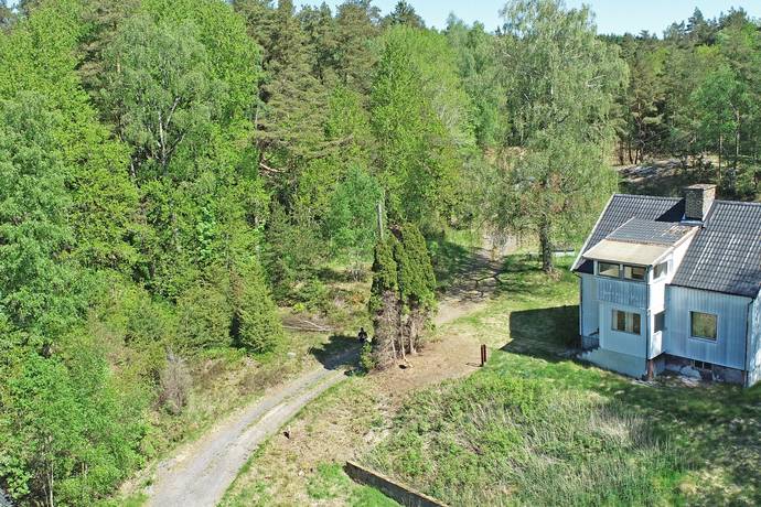 Gård med jordbruk på Ytterstad Lerums kommun - bild 5