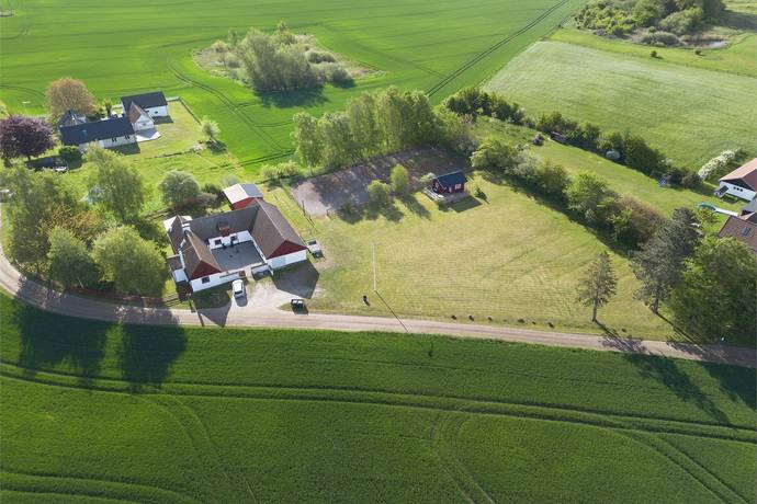 5 rum gård/skog på Ängdalavägen 111-0 Svedala, Svedala kommun - bild 1
