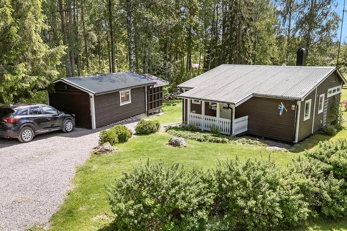 Gamla vägen 2, Stäudd, Köpings kommun