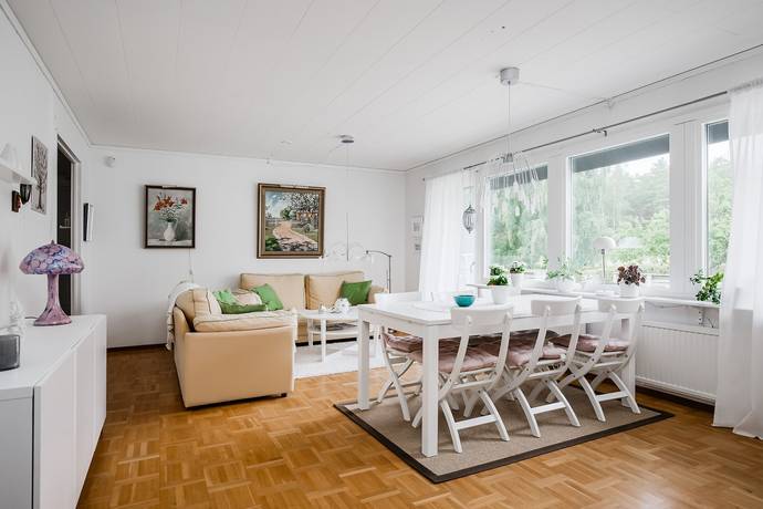 5 rum Villa på Smultronstigen 44 Norra Skogen Karlsborgs kommun - bild 18
