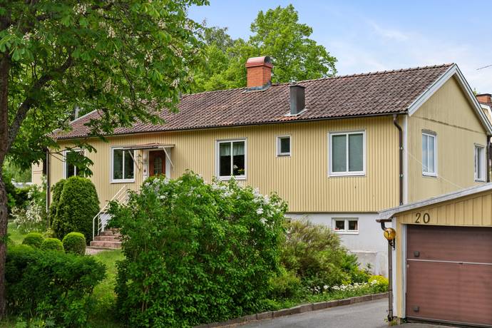 7 rum villa på Slottsvägen 20 Näsbypark Sjösidan, Täby kommun - bild 1