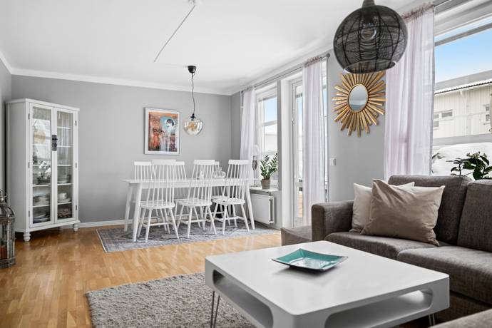 3 rum lägenhet på Lantgårdsvägen 90 Sollentuna Viby, Sollentuna kommun - bild 2