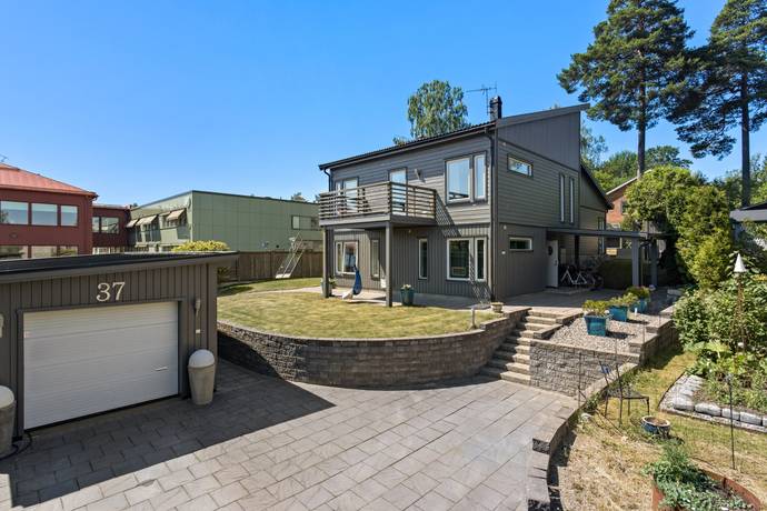 6 rum Villa på Planvägen 37 Jakobsberg - Västra Järfälla kommun - bild 1