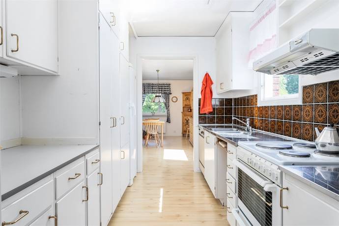 7 rum Villa på Kyrkbyvägen 28 Bro - Håbo-tibble Upplands-Bro kommun - bild 8