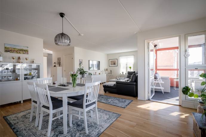 4 rum lägenhet på Kvarnvägen 8A Centrala Väsby, Upplands Väsby kommun - bild 3