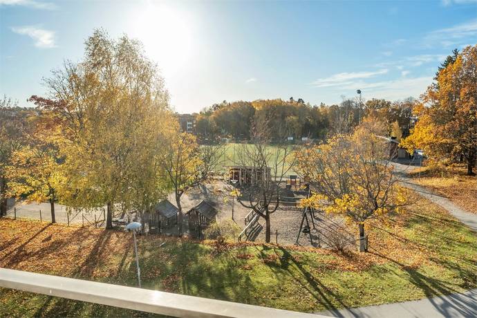 5 rum lägenhet på Lammholmsbacken 173 Vårby, Huddinge kommun - bild 3