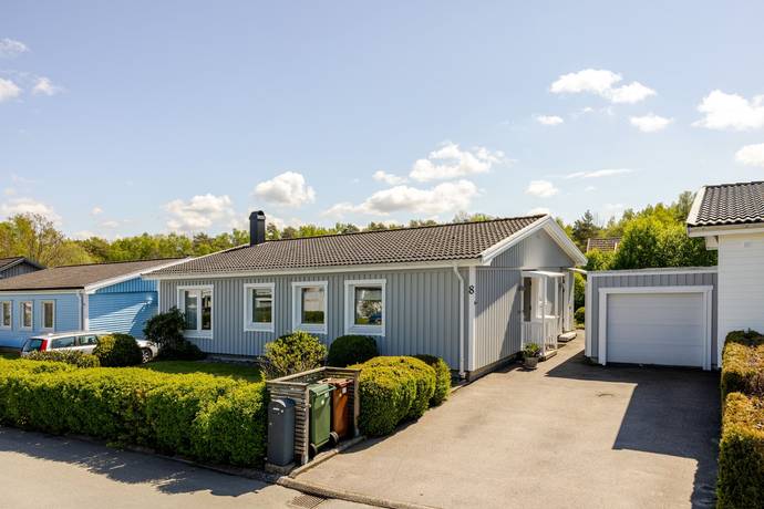3 rum kedjehus på Blåsippegatan 8 Ytterby, Kungälvs kommun - bild 1