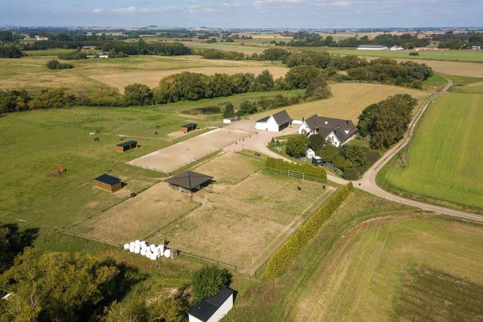 7 rum gård utan jordbruk på Södra Kvärlövsvägen 190 Annelöv, Landskrona kommun - bild 1