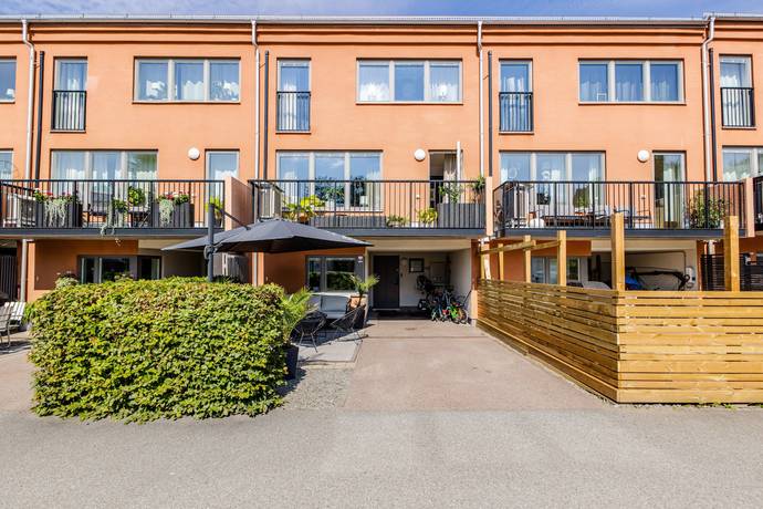 7 rum radhus på Munksundsgatan 21 Munksundet, Enköpings kommun - bild 1
