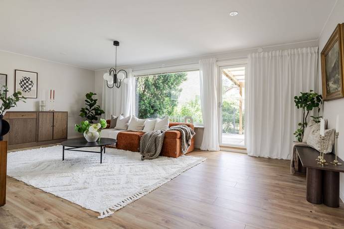 6 rum villa på Djurgårdsvägen 38D Djurgården, Eskilstuna kommun - bild 1
