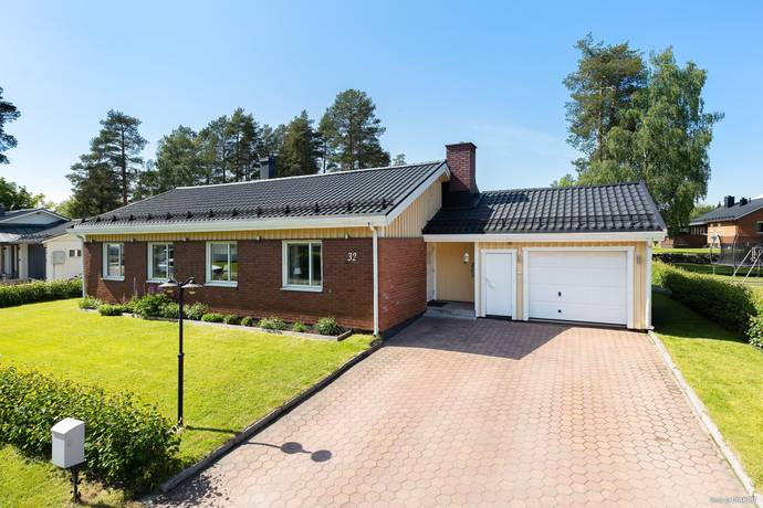7 rum Villa på Hagaviksgatan 32 Knöppelåsen Luleå kommun - bild 1