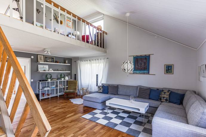 5 rum radhus på Riddarvägen 10 Österskär, Österåkers kommun - bild 2
