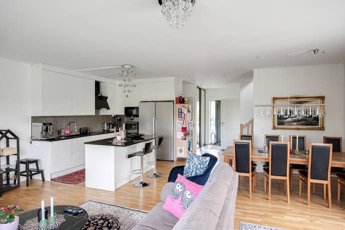 6 rum Parhus på Julias väg 43A Kallfors Södertälje kommun - bild 6
