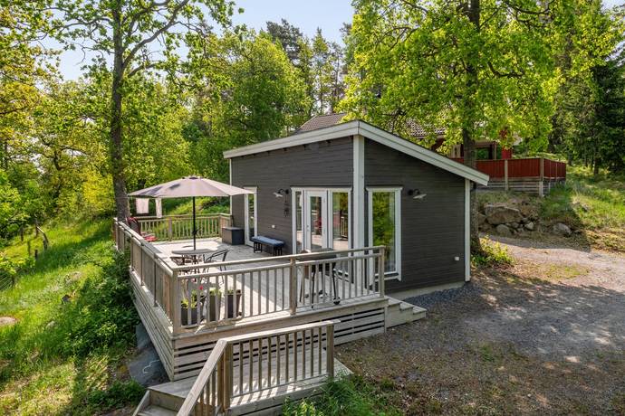 3 rum Vinterbonat fritidshus på Tomta-Ekevägen 82 A & B Tomta Norrtälje kommun - bild 4