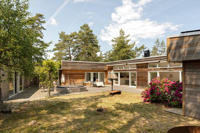 7 rum vinterbonat fritidshus på Sjöolsavägen 10 Mälarhusen, Simrishamns kommun - bild 1