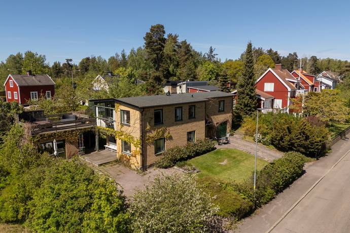 7 rum villa på Edebäcksgatan 33 Karlstad, Karlstads kommun - bild 1