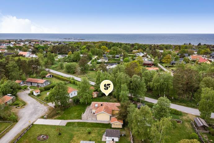 4 rum vinterbonat fritidshus på Nyponrosvägen 18 Glommen, Falkenbergs kommun - bild 1