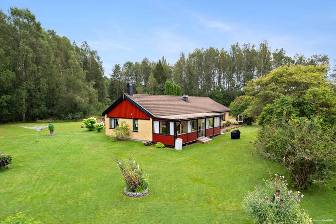 5 rum villa på Hasselvägen 10 Mjönäs, Hagfors kommun - bild 1