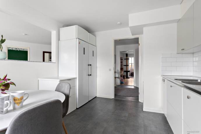 4 rum lägenhet på Bryggaregatan 11 C Lgh 1101 Väster, Trelleborgs kommun - bild 2