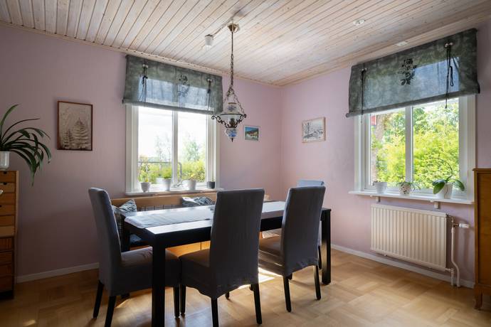 8 rum Villa på Tungelstavägen 106 Västerhaninge Haninge kommun - bild 18