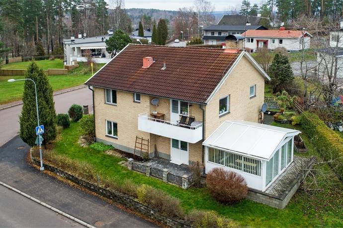 Polisen larmades vid ttatiden p morgonen till stra Sund i Arvika efter en misstnkt btstld. Vi fr samtal frn en man i stra Sund som uppger att han ser en man som simmar ivg med hans Hittad efter ett par timmar. Bt stulen polisen sker efter man i vattnet | SVT Nyheter
