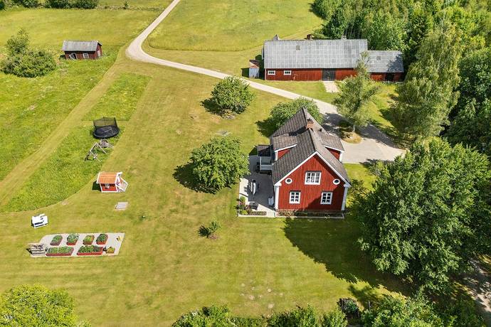 5 rum gård utan jordbruk på Uråsa Horsaberg 1 Uråsa, Växjö kommun - bild 1
