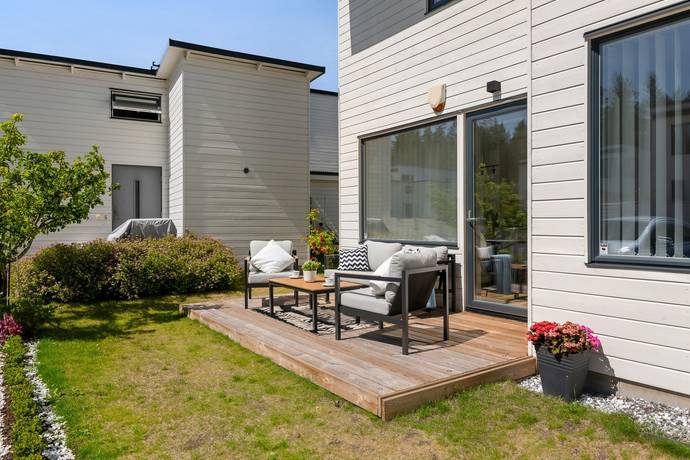 6 rum radhus på Tant Gredelins väg 28A Tumba - Uttran, Botkyrka kommun - bild 3