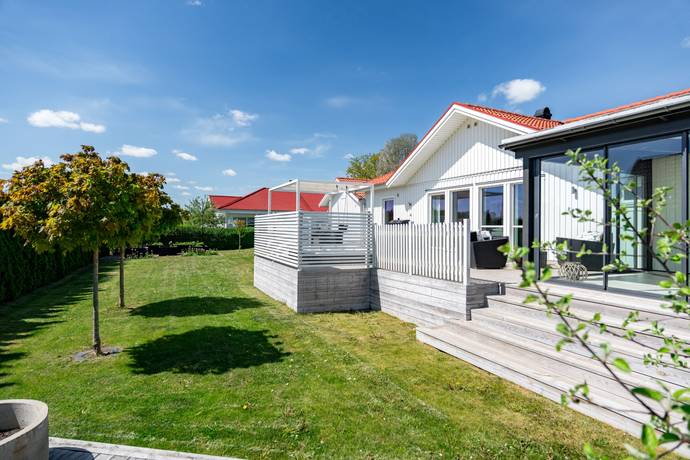 6 rum villa på Kaprifolvägen 2 Örsundsbro, Enköpings kommun - bild 1