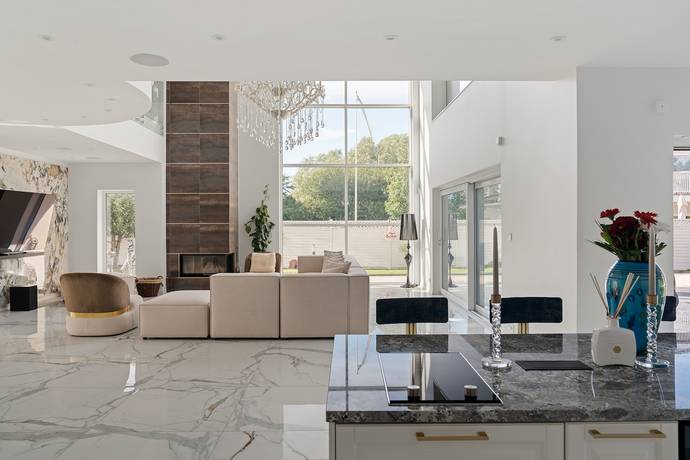 365 m² Villa på Järpvägen 24 Järfälla kommun - bild 15
