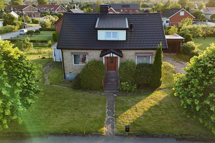 villa på Skolgatan 11 Hillerstorp, Gnosjö kommun - bild 2