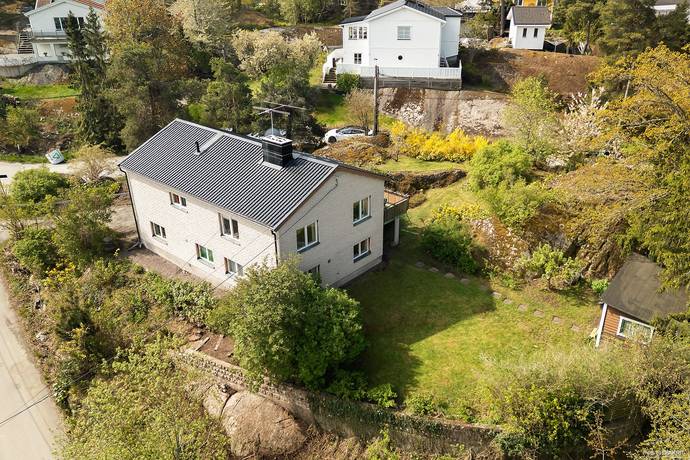 5 rum villa på Mantalsvägen 5 Stuvsta, Huddinge kommun - bild 1