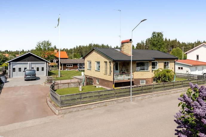 3 rum villa på Hellebergs väg 12 Nyheden, Rättviks kommun - bild 1