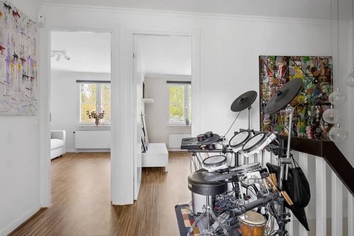 4 rum Radhus på Hovslagarvägen 6 Bålsta - Gillmarksbyn Håbo kommun - bild 17