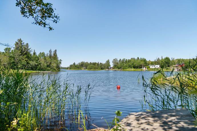 1 rum fritidshus på Strandholmen 308 Karlholmsbruk, Tierps kommun - bild 1