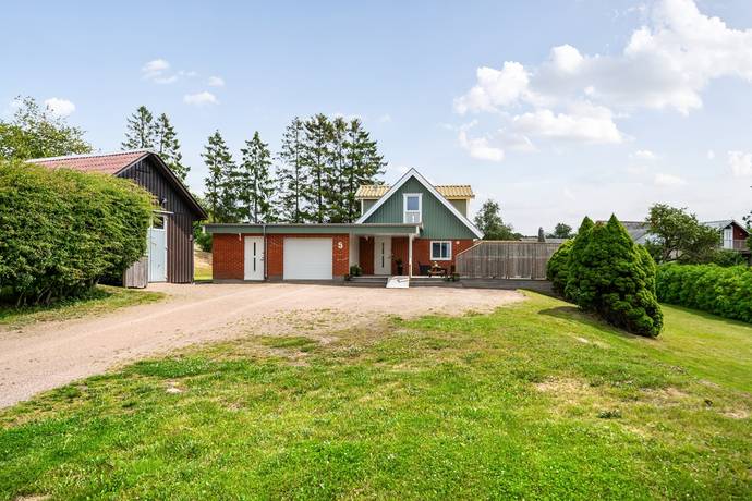 4 rum villa på Axtorpsvägen 5 Munka-Ljungby - Axtorp, Ängelholms kommun - bild 1