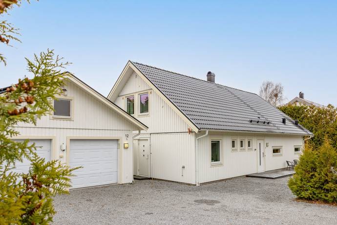 7 rum villa på Dagsverkarvägen 12 Bro/Österhagen, Upplands-Bro kommun - bild 1