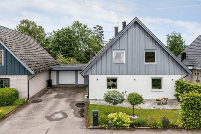 6 rum villa på Pettersbergsgatan 18 Ljungby, Ljungby kommun - bild 1