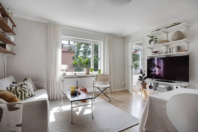 2 rum lägenhet på Kolbäcksgränd 9 Bagarmossen, Stockholms kommun - bild 2