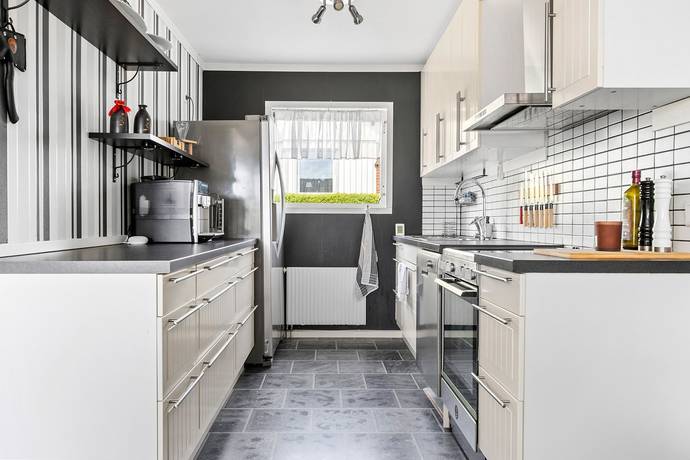 5 rum Radhus på Myrgången 44 Kronogården Trollhättans kommun - bild 5