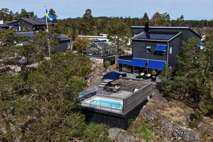 Vikstens backe 13, Fågelbro, Värmdö kommun