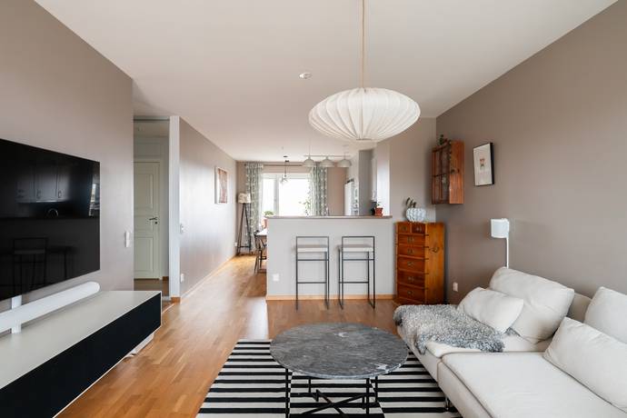 3 rum lägenhet på Södra Ringvägen 2D Östermalm, Västerås kommun - bild 2