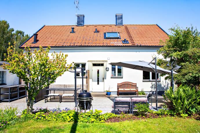 6 rum villa på KYRKOGATAN 21 Centralt, Svedala kommun - bild 1