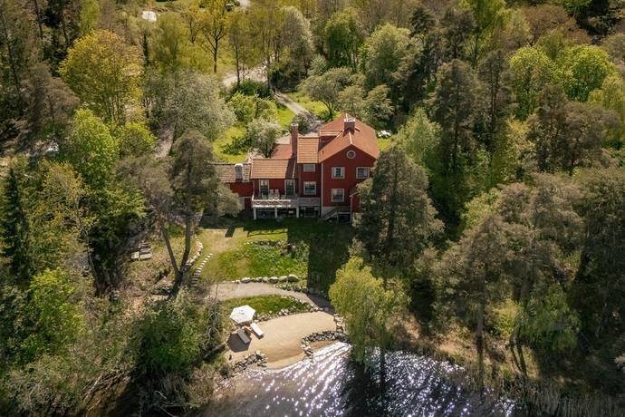 9 rum villa på Sjövägen 11 Tumba, Botkyrka kommun - bild 1