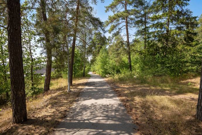 5 rum radhus på Småbjörksvägen 81 Bromsten, Stockholms kommun - bild 5
