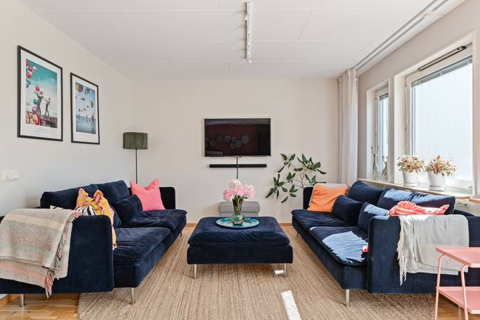 5 rum radhus på Solbackavägen 13E Ekeby/Flacksta, Eskilstuna kommun - bild 1