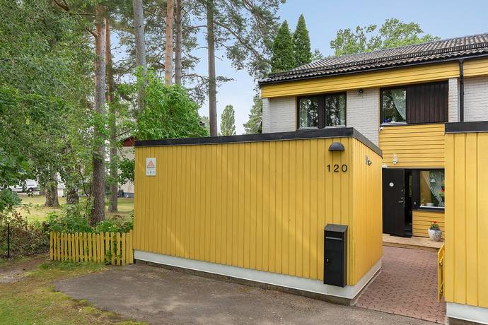 5 rum radhus på Tetorpsvägen 120 Centrala Väsby, Upplands Väsby kommun - bild 2